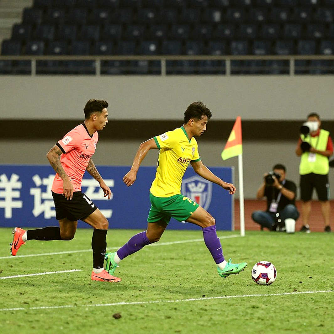 V.League và cái bẫy tạt bóng: Khi dữ liệu lật tẩy điểm mù chiến thuật