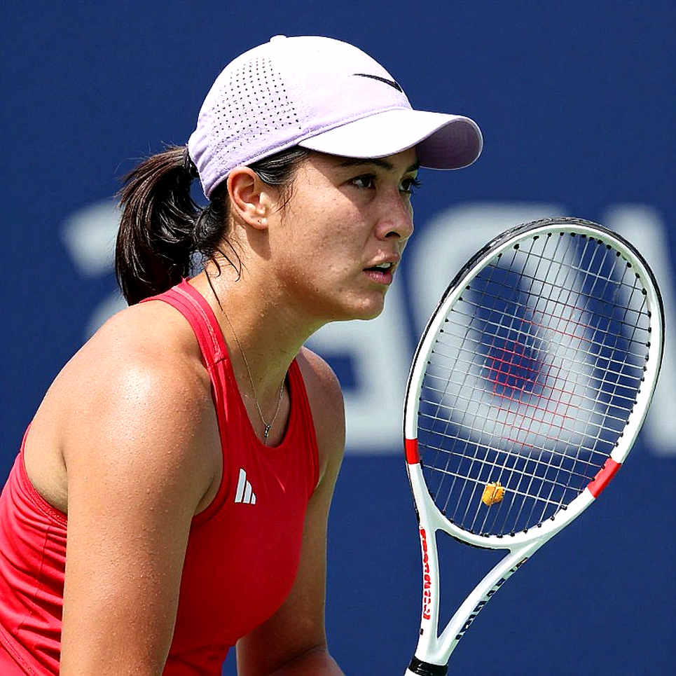 Nikola Bartunkova hạ Karolina Muchova tại China Open, vào bán kết WTA 1000