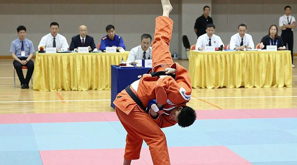 Trọng tài 75 tuổi tử vong trên sàn lucha libre ở Hidalgo: tên đòn thế bị tranh cãi và khoảng trống pháp lý của một sàn diễn không phép