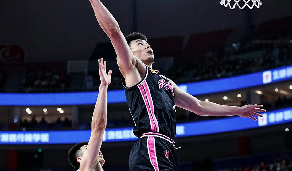 FIBA dỡ lệnh cấm cá nhân với bóng rổ Nga: 'Vẫn còn xa EuroLeague'