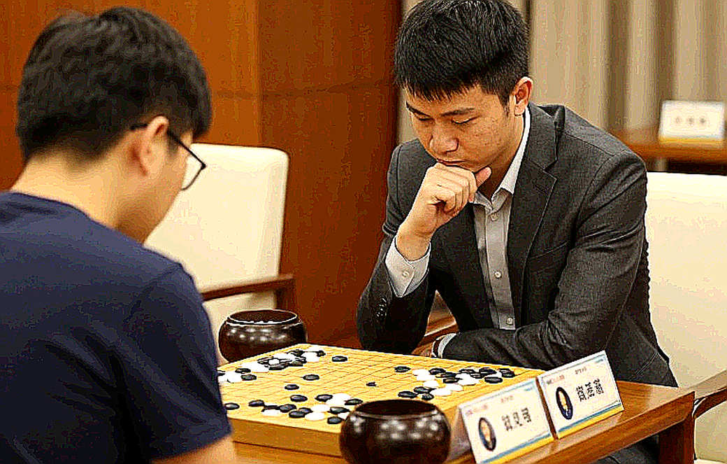 GCL 2026: Nepomniachtchi Scares Carlsen, Then Beats Sindarov on the Clock