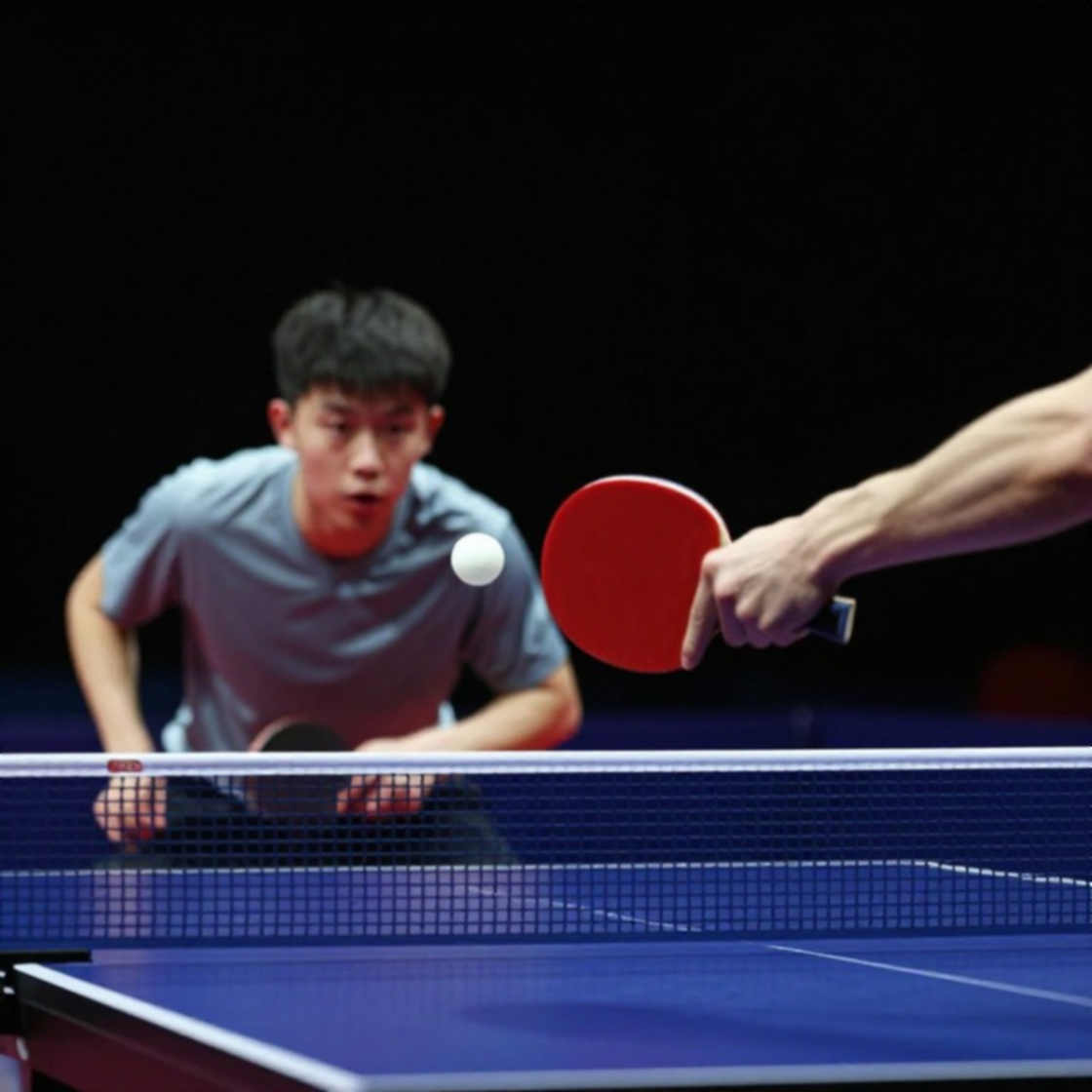 Bên dưới lớp bụi Busan: Cha Min-jun và bảy tuần im lặng