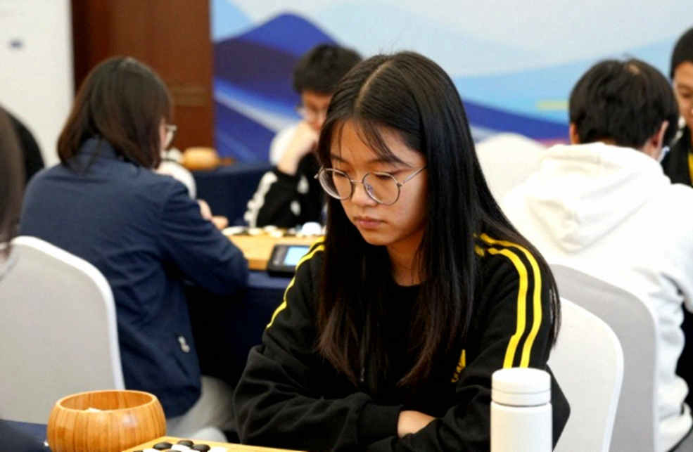 Ba nước cờ và khoảng lặng: Nihal Sarin, Olympiad và tiếng vọng từ khán đài trống