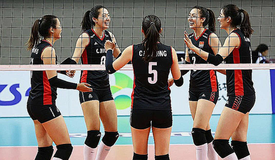 Xuân Son rời sân, Minh Hoàng 1m90 đá cánh phải: lỗ hổng thật của tuyển Việt Nam