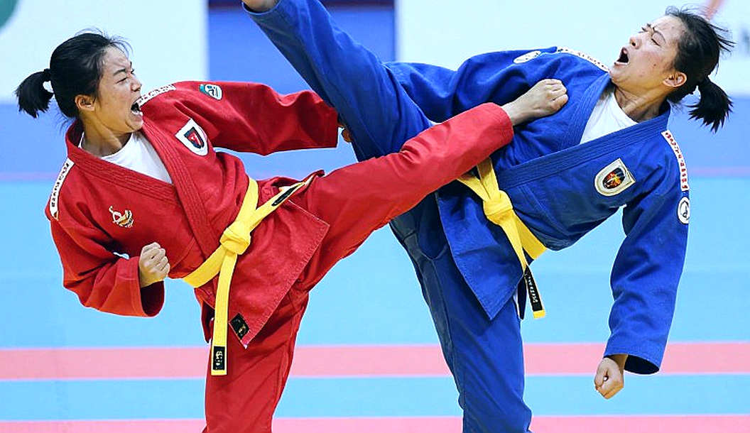 UFC Hạng Nặng: 27 Triều Đại Trong 28 Năm — Ngai Vàng Không Có Chủ UFC Hạng Nặng: 27 Triều Đại Trong 28 Năm — Ngai Vàng Không Có Chủ