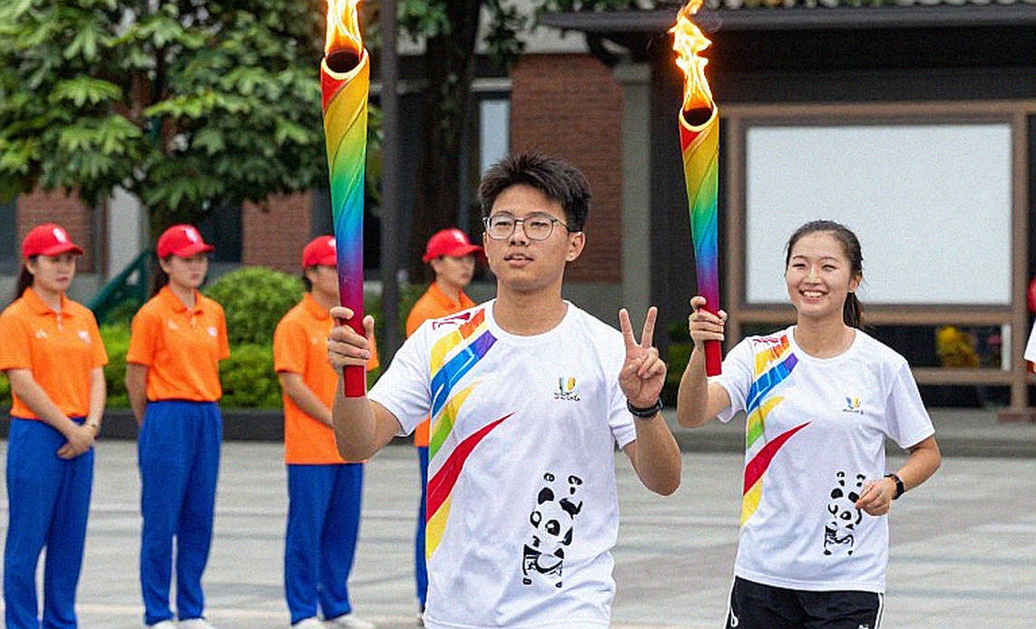 Báo Indonesia cười trước chấn thương của Van Vi, Hoang Duc, Duy Manh: Điều họ quên là bài học từ V-League Báo Indonesia cười trước chấn thương của Van Vi, Hoang Duc, Duy Manh: Điều họ quên là bài học từ V-League