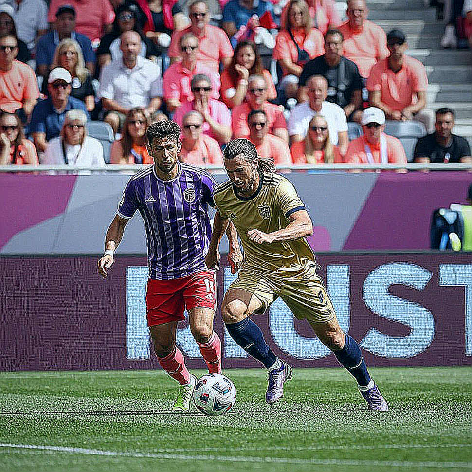 América Enters the Clásico Nacional with a Patchwork Defense: What All of Mexico Is Missing América Enters the Clásico Nacional with a Patchwork Defense: What All of Mexico Is Missing